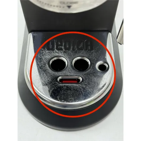 Ekspres kolbowy ciśnieniowy De longhi Dedica Style EC685.BK