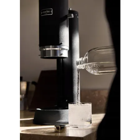 Saturator do wody gazowanej Aarke Carbonator Pro Czarny Butelka 0,8L OPIS